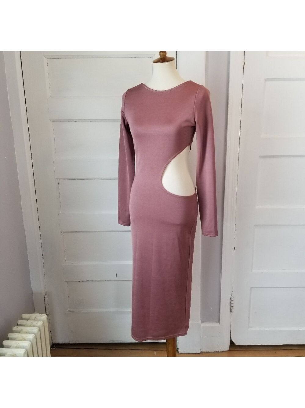 NWT Fashion Nova Show a Little Cut Out Midi Dress, Size L - Picture 11 of 14